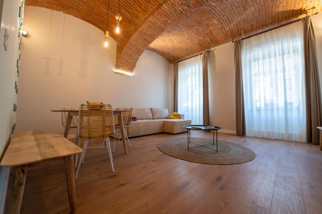 Apollo Brasovul Istoric Apartamento Exterior foto